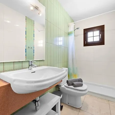 Nica Villa Costa Teguise