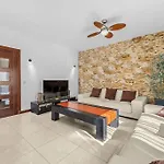 Nica Villa