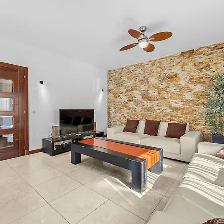 Nica Villa